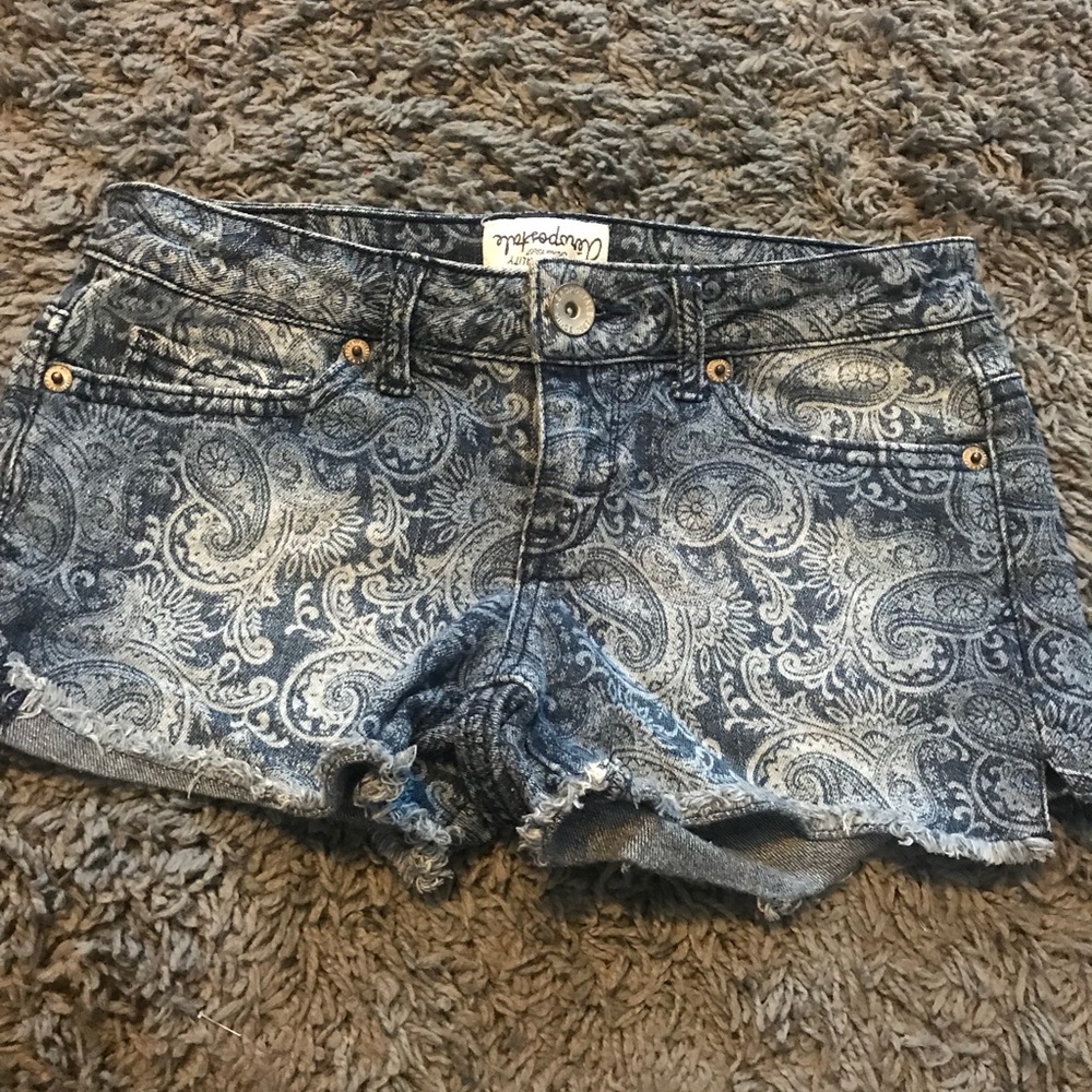 Cute jean shorts